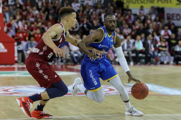 保持稳定的 保持稳定的