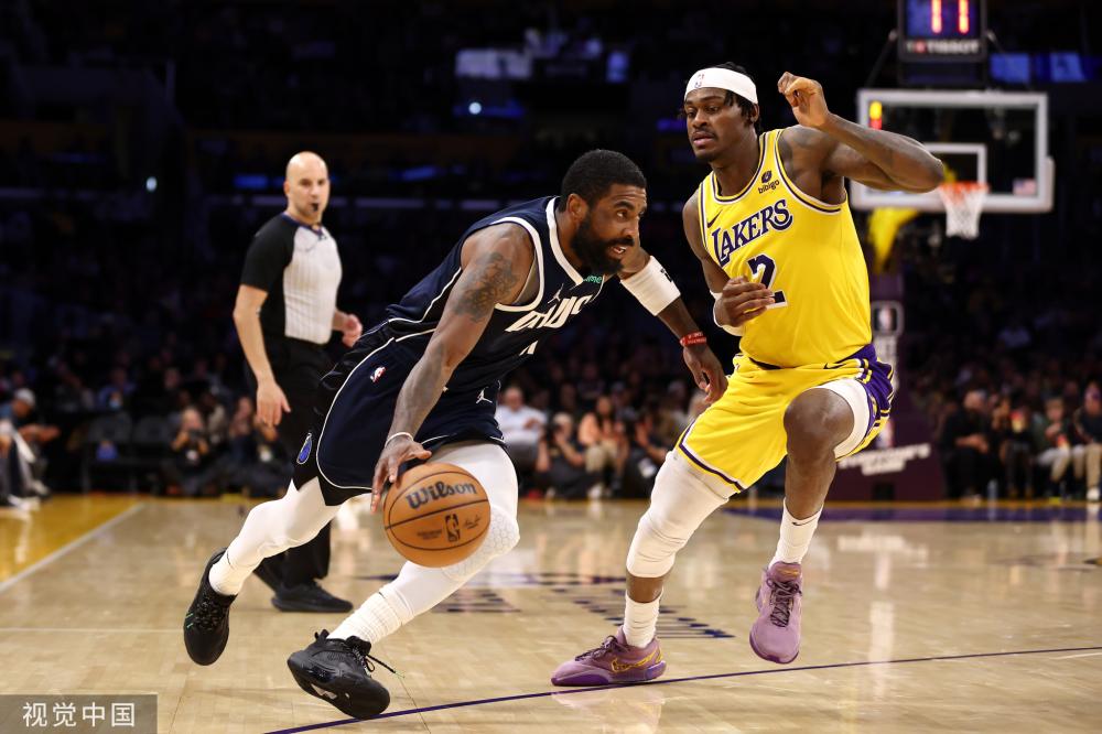 展示了她在 展示了她在