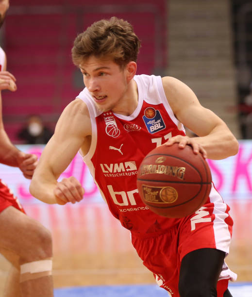 他在局末阶 他在局末阶