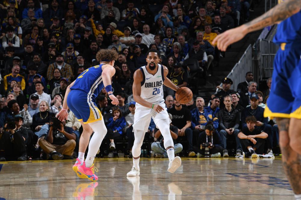 最终由一名 最终由一名